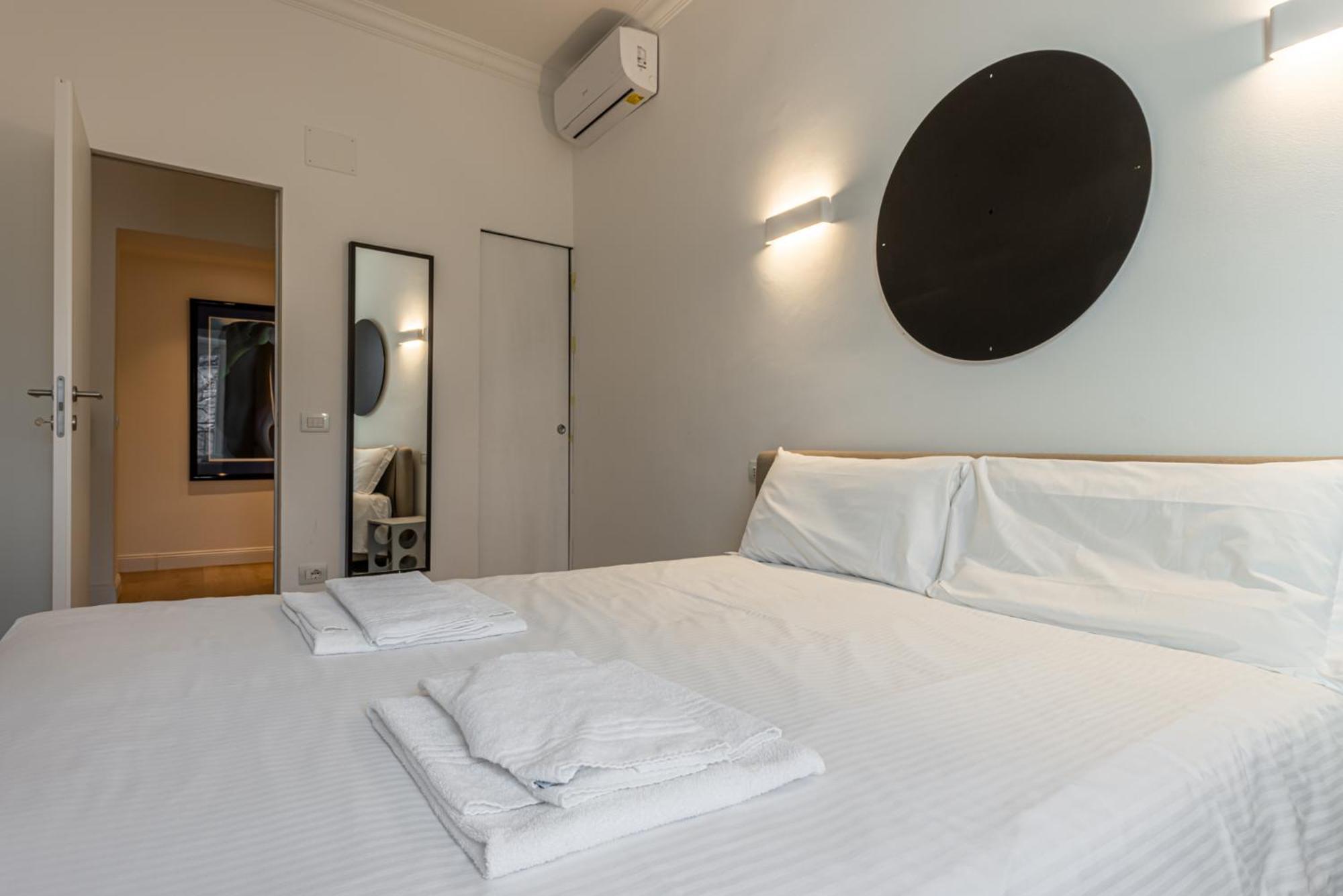 Sant'Andrea Charme Apartments Milan Bagian luar foto